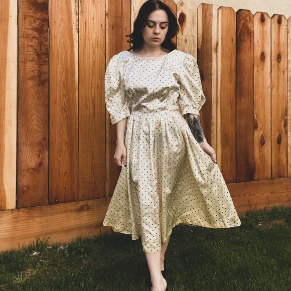 Vintage satin dress. - Picture 5 of 7